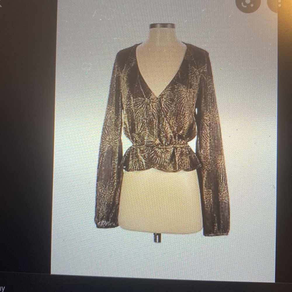 Show me your Mumu Richie gold metallic long sleeve top, size XS